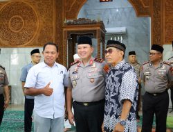 Polisi Bersama Masyarakat, Kapolda Sulsel Irjen Pol. Dr. M. Awal Chairuddin Laksanakan Safari Jumat di Masjid Nurul Iman Telkom Makassar