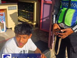 Kasat Lantas Polres Pangkep Pimpin Pelayanan Pagi, Petugas Temukan Badik dalam Jok Motor Pengendara