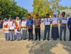 Polisi Peduli Pendidikan, Kapolsek Ujung Pembina Upacara di SMAN 4, Serukan Hindari Tawuran dan Perundungan